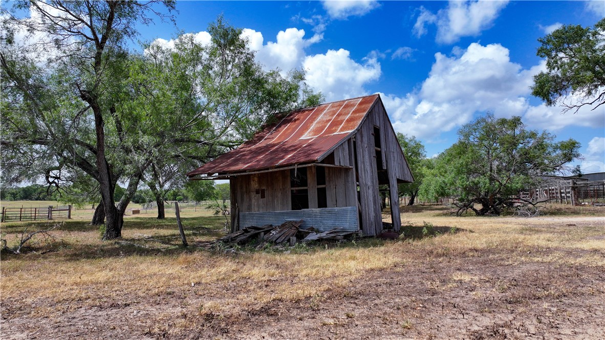4279 Fm 791 Property Photo 36