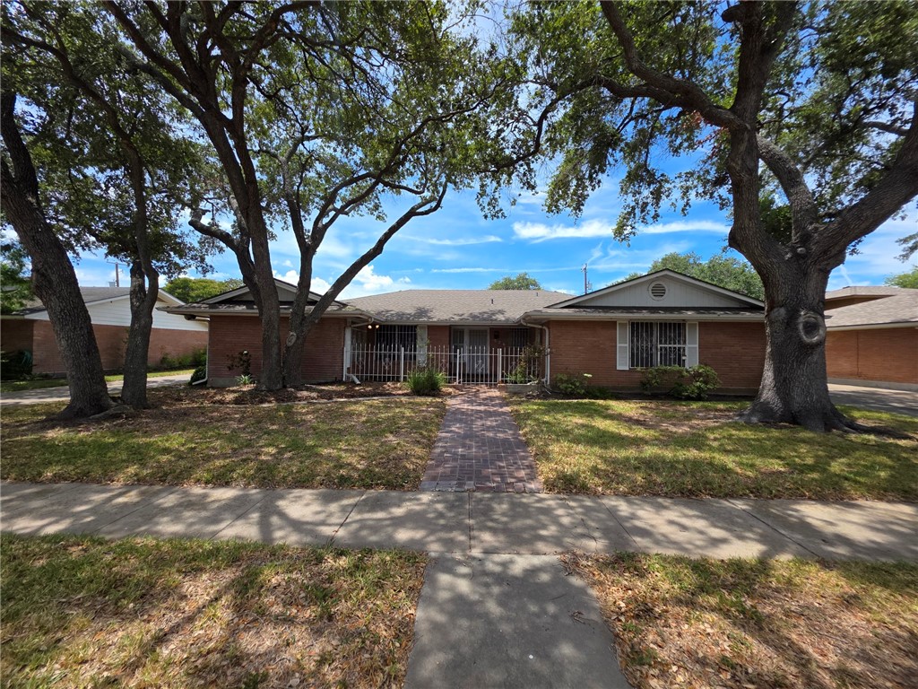 526 Meadowbrook Dr Property Photo 1