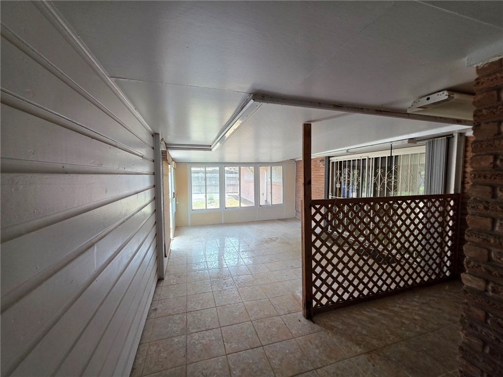 526 Meadowbrook Dr Property Photo 19