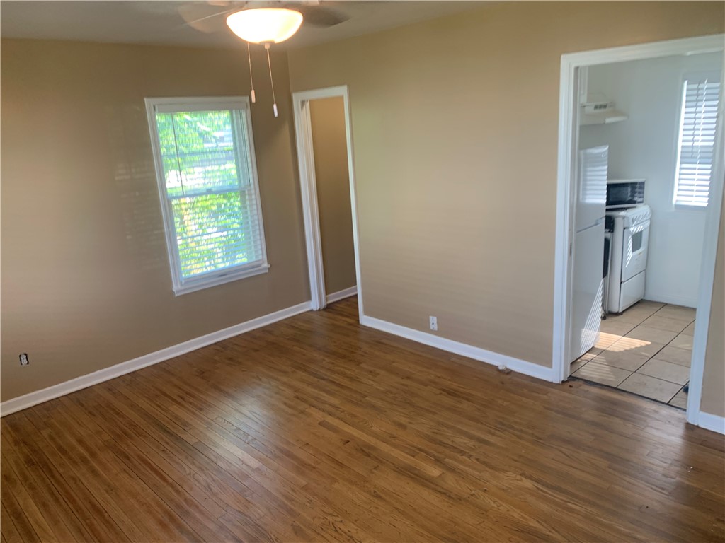 2801 Lawnview St Property Photo 4