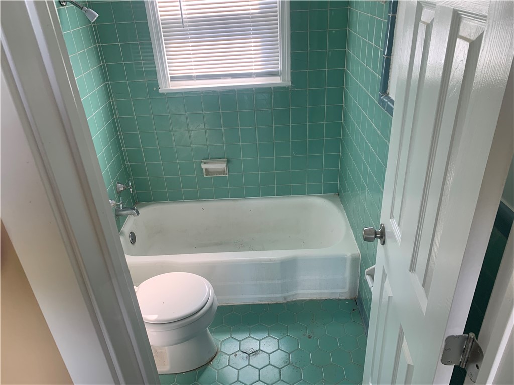 2801 Lawnview St Property Photo 8