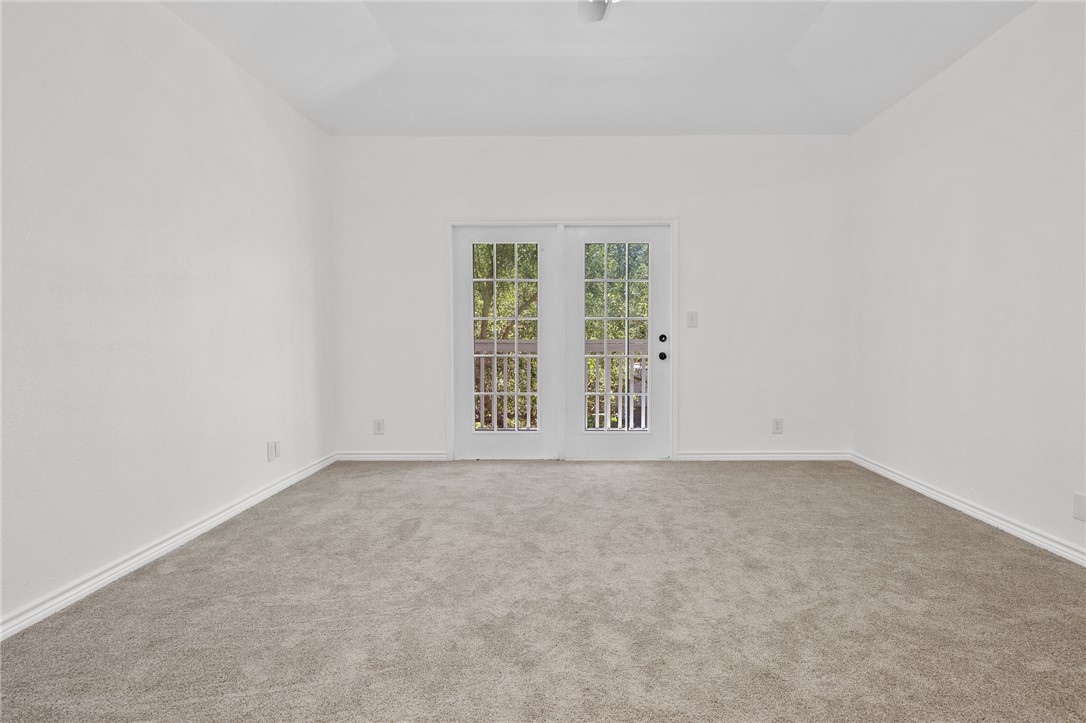 2310 Edgewater Ct Property Photo 25