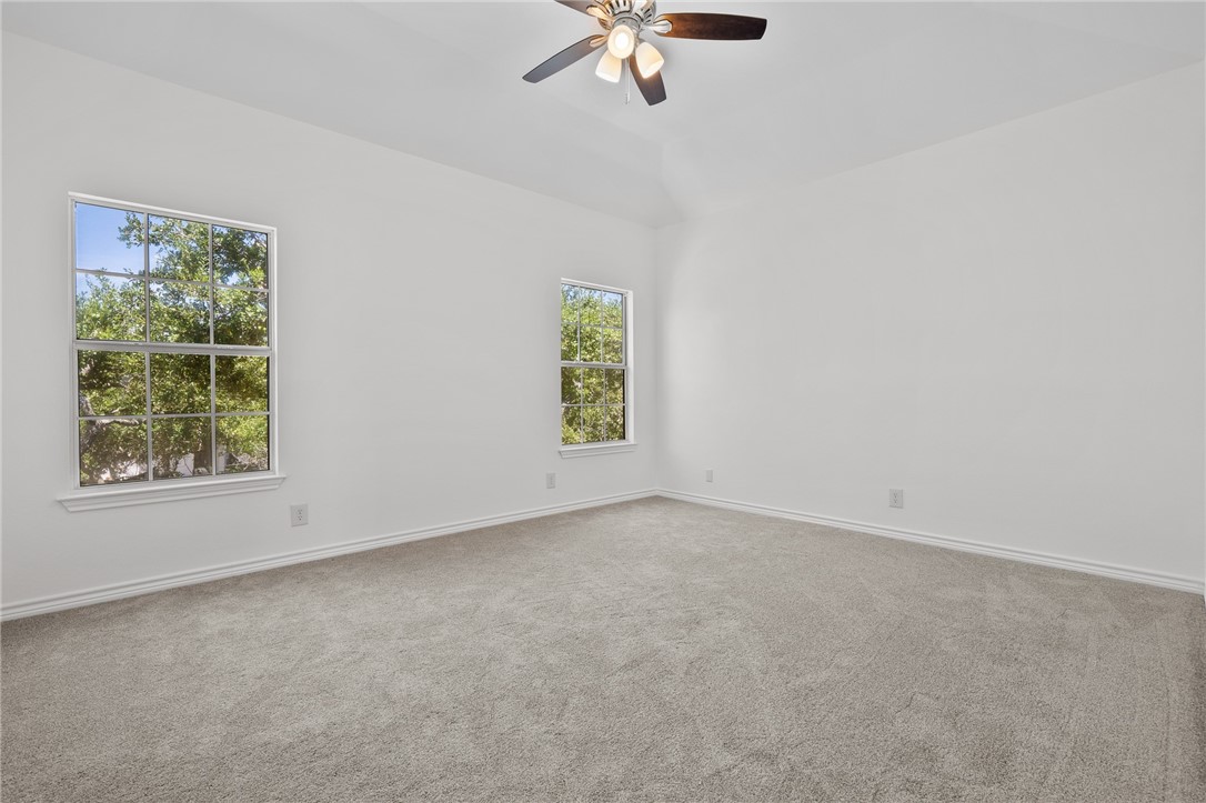 2310 Edgewater Ct Property Photo 31