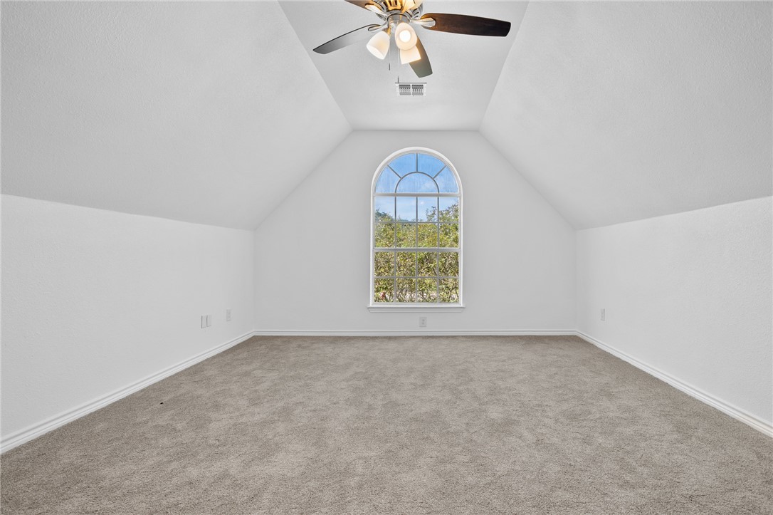 2310 Edgewater Ct Property Photo 33