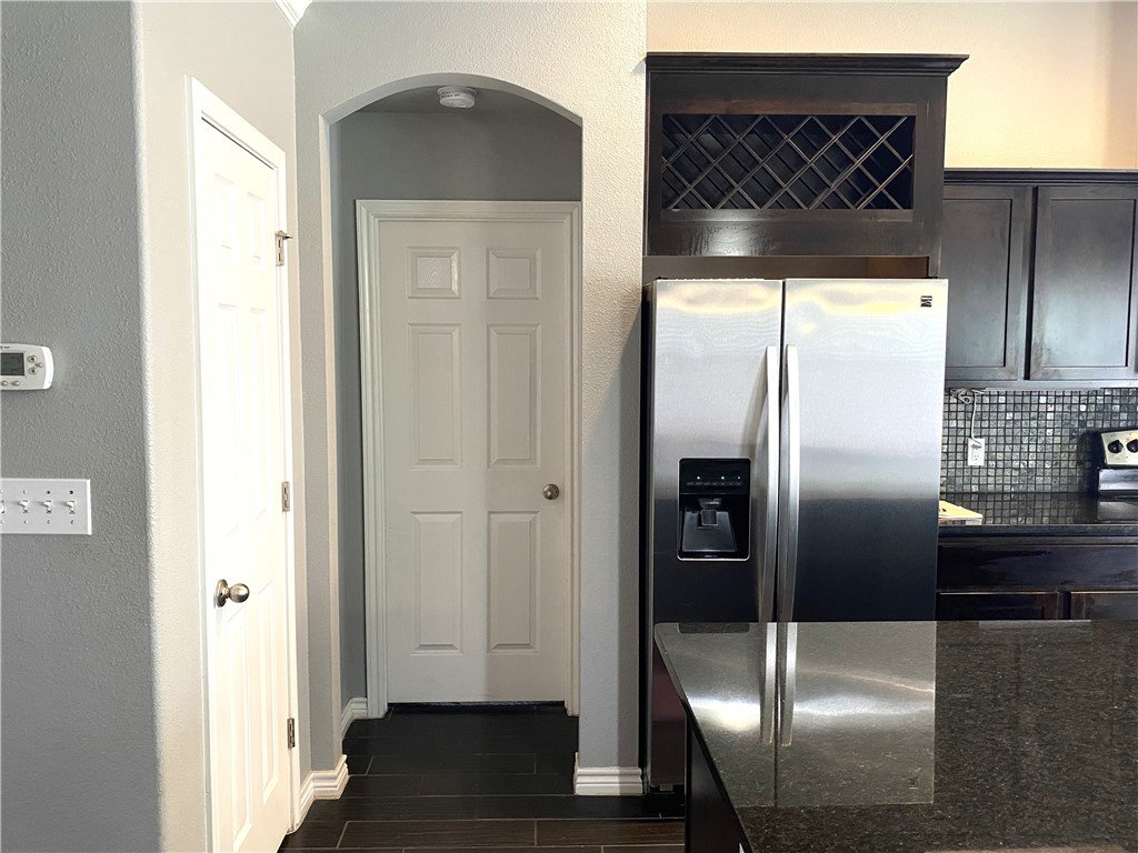 2937 Cantabria St Property Photo 8
