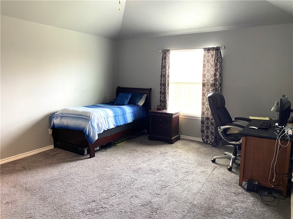 2937 Cantabria St Property Photo 13