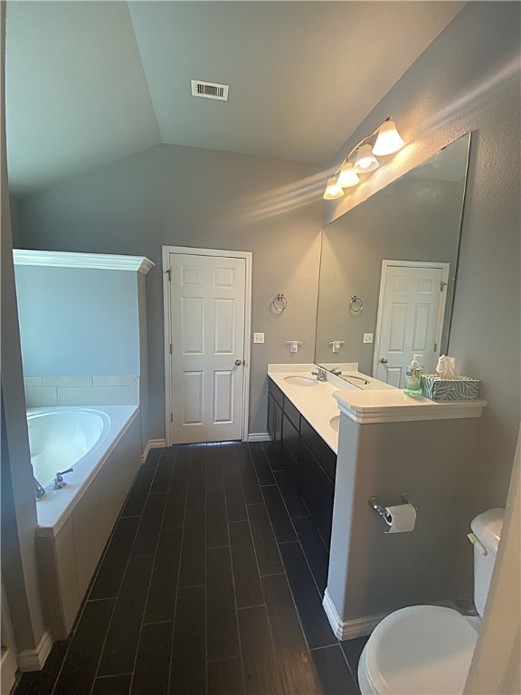 2937 Cantabria St Property Photo 14