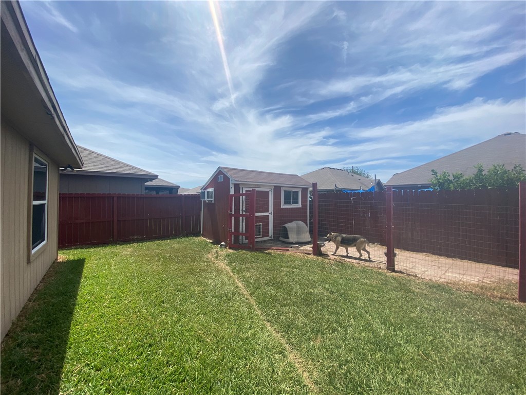 2937 Cantabria St Property Photo 27