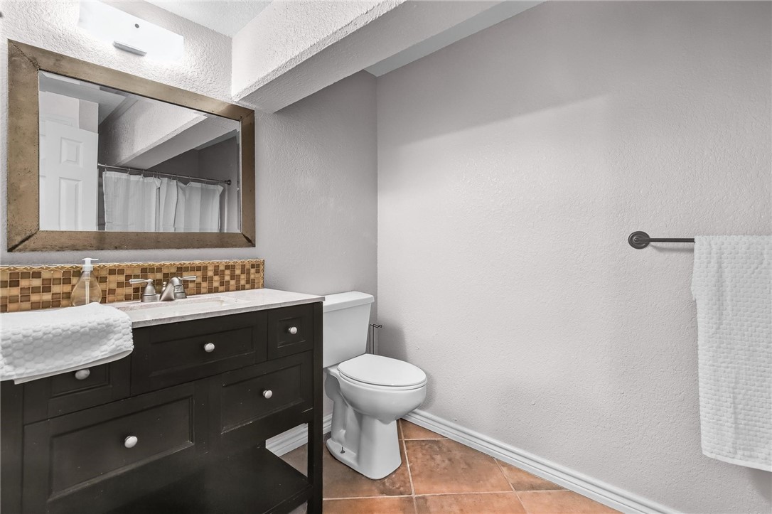 3345 Laguna Shores Road Property Photo 8