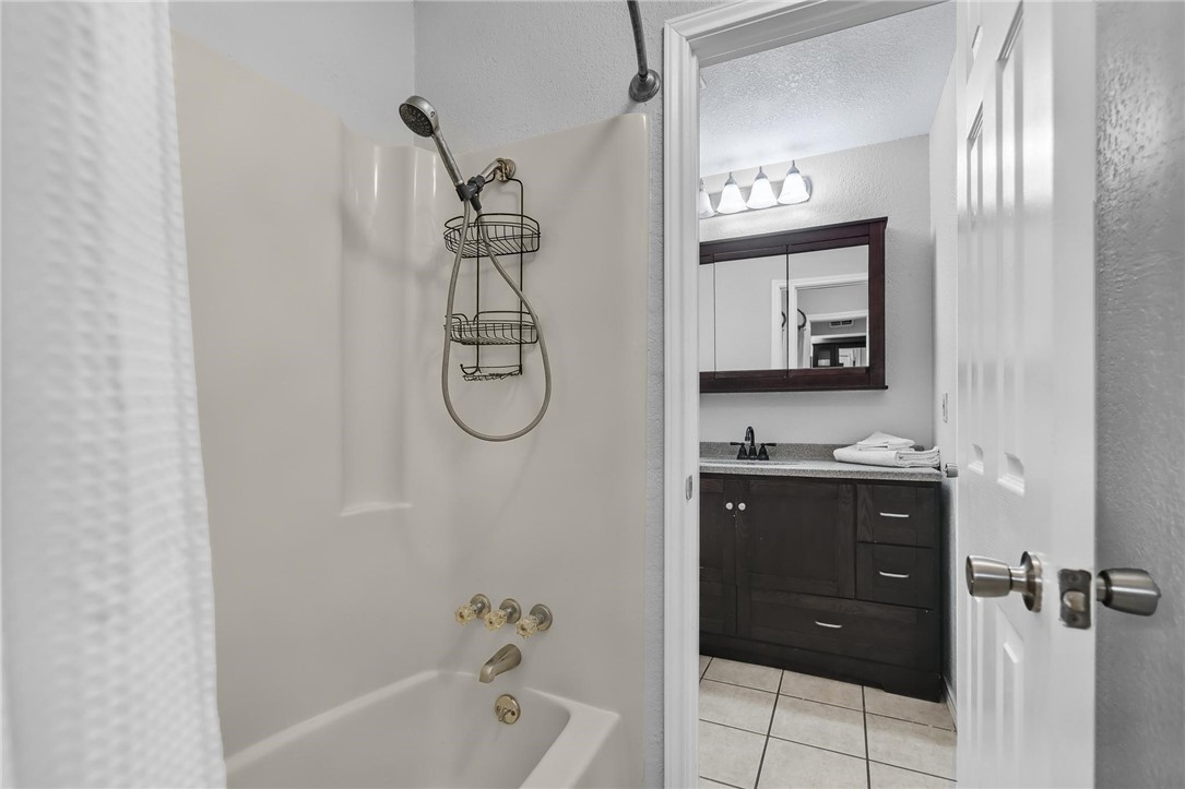 3345 Laguna Shores Road Property Photo 20