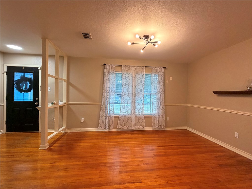 1550 Melbourne Dr Property Photo 3