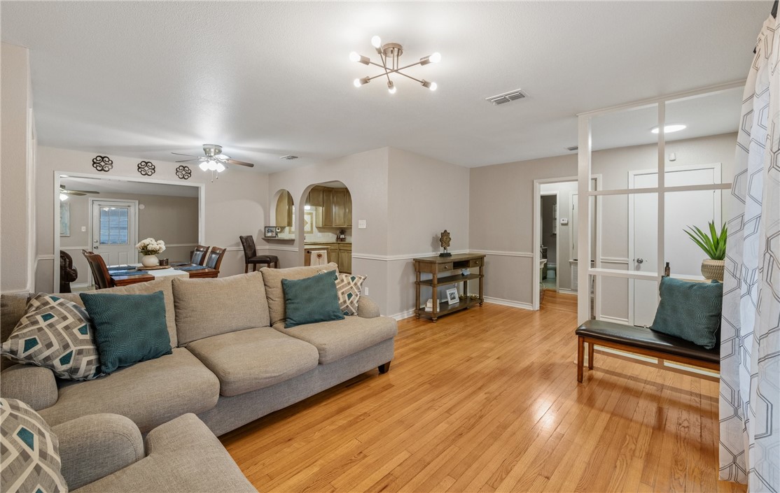 1550 Melbourne Dr Property Photo 6