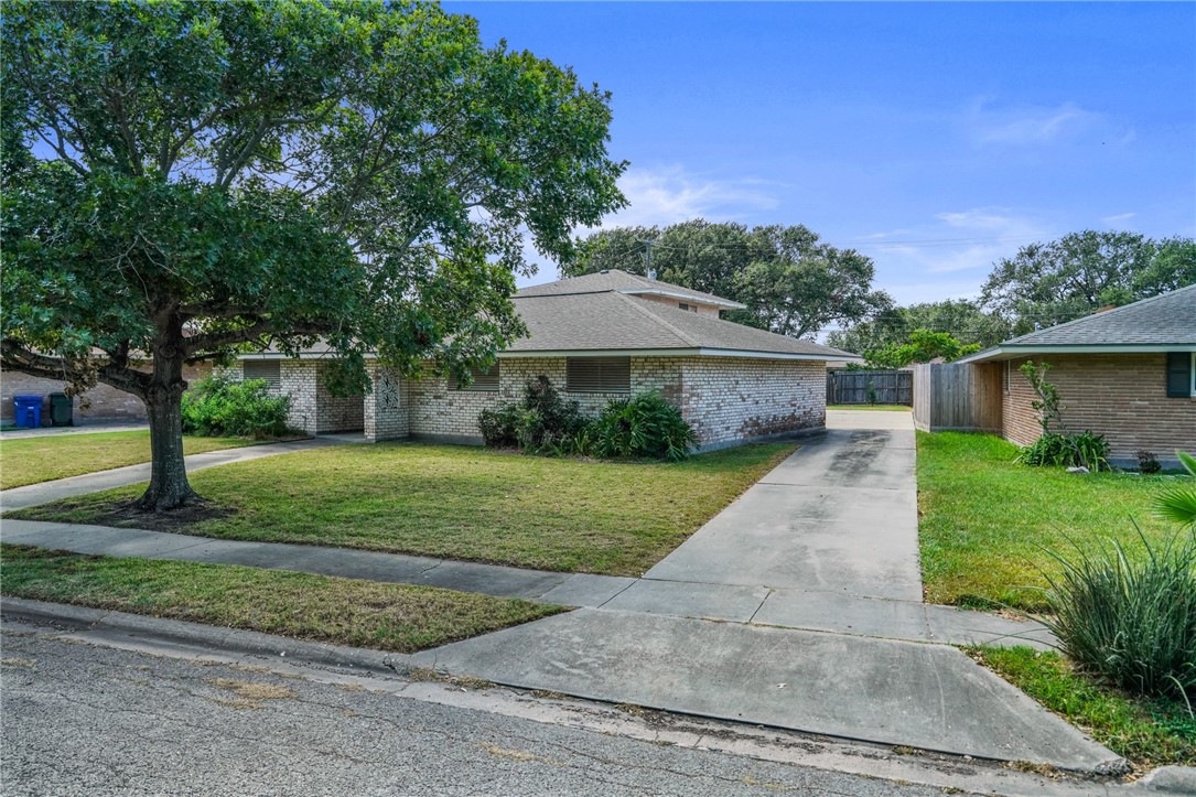 530 Belleview Dr Property Photo 3