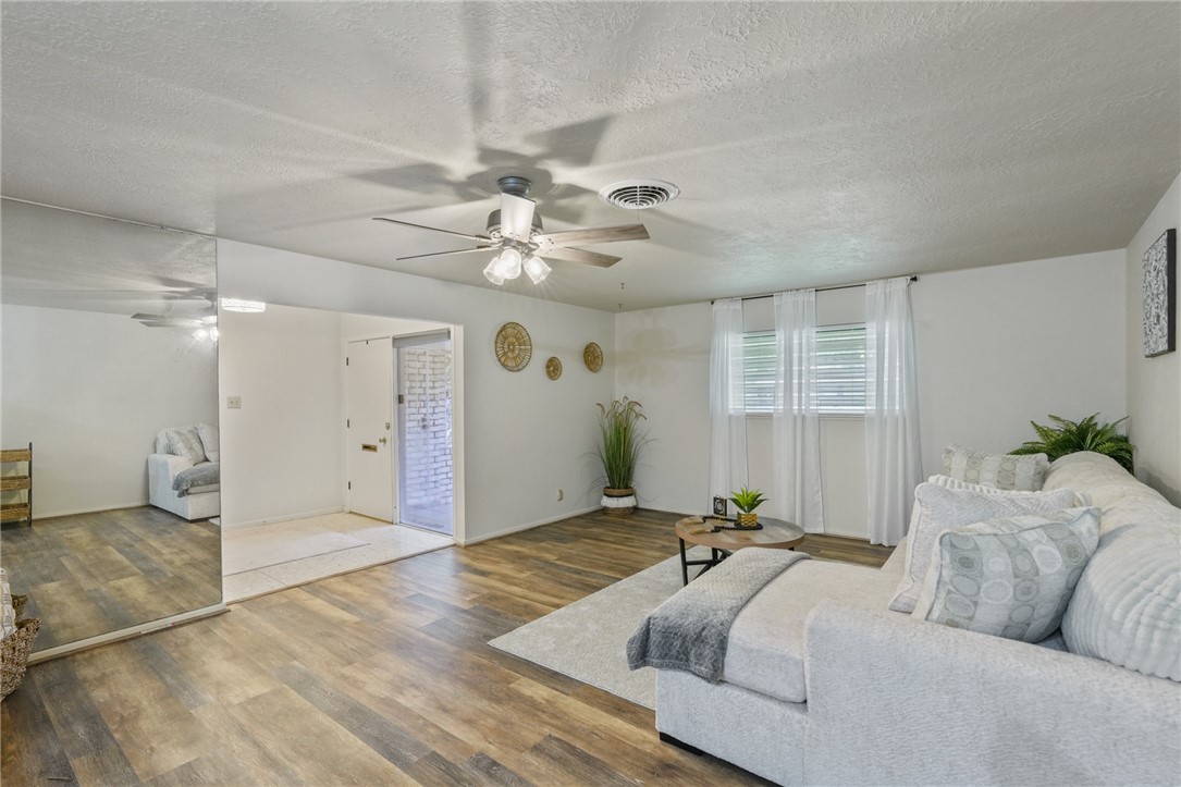 530 Belleview Dr Property Photo 9