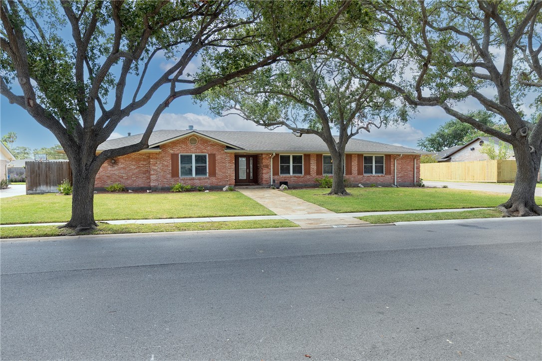 257 Cape May Dr Property Photo 2