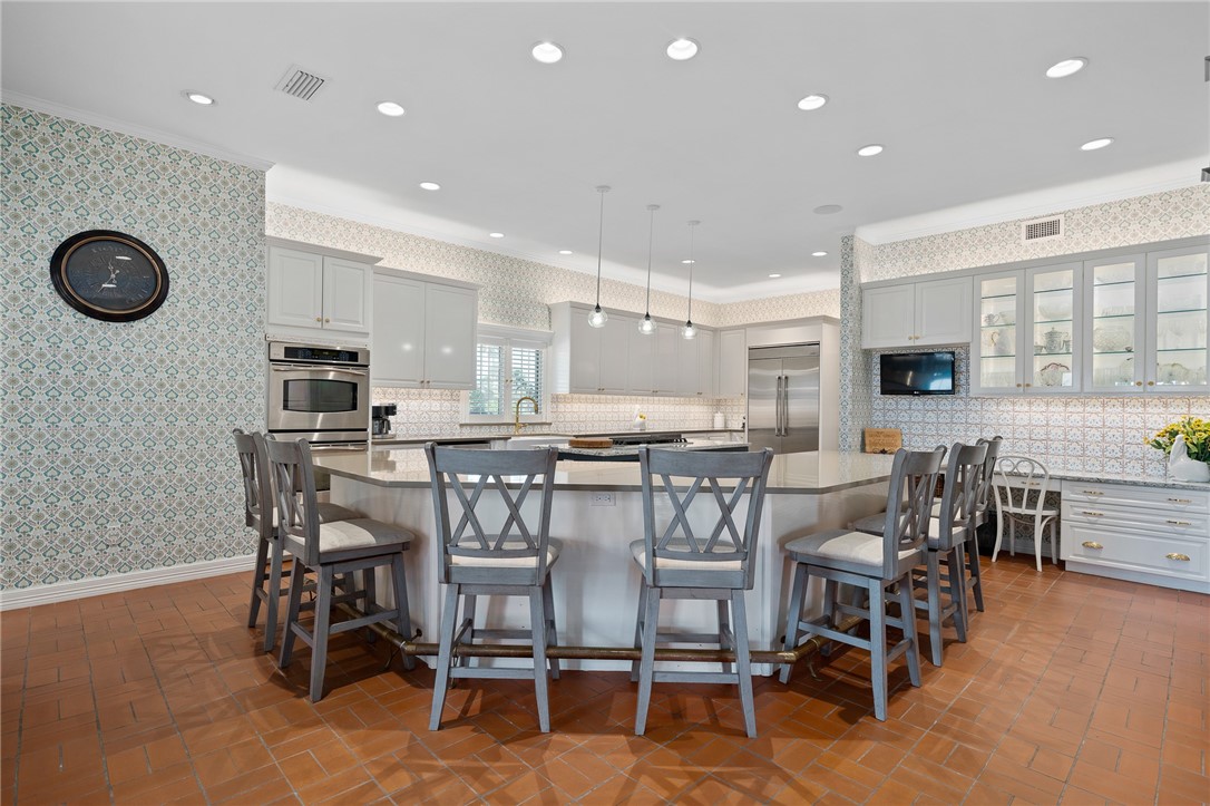 334 Pebble Beach Dr Property Photo 8