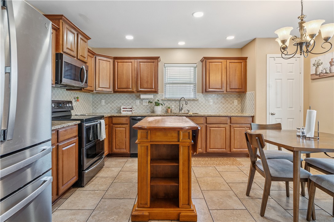 1104 Imperial St Property Photo 4