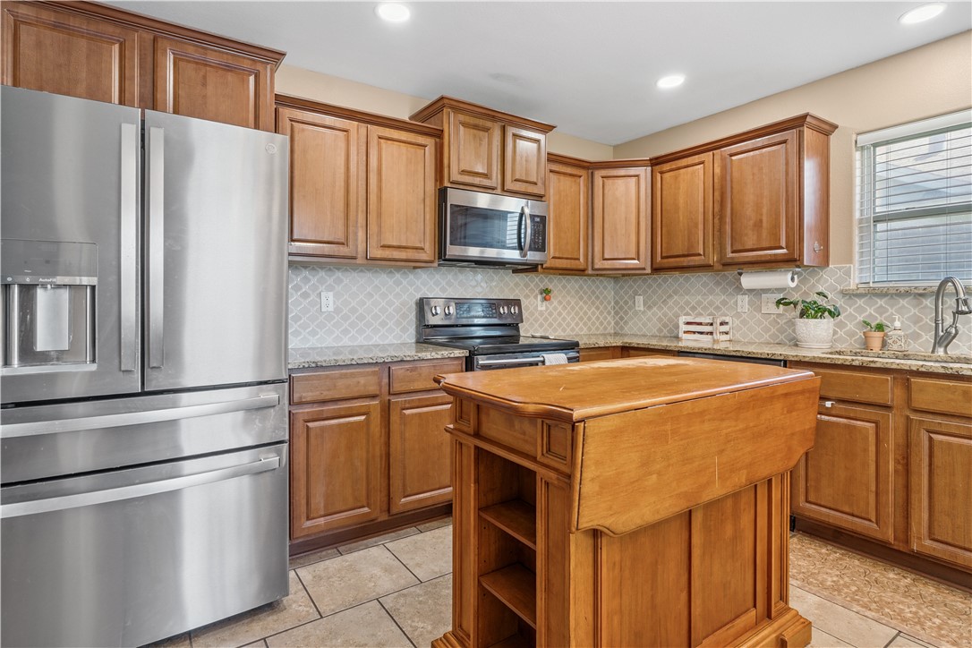 1104 Imperial St Property Photo 5
