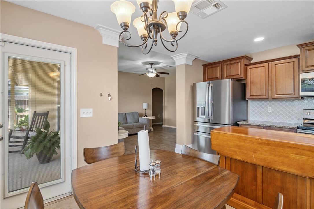 1104 Imperial St Property Photo 6