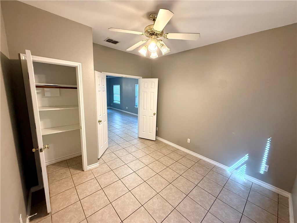 6533 Fenwick Dr Property Photo 7