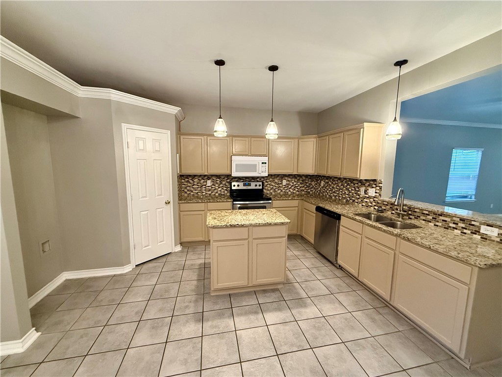 6533 Fenwick Dr Property Photo 8