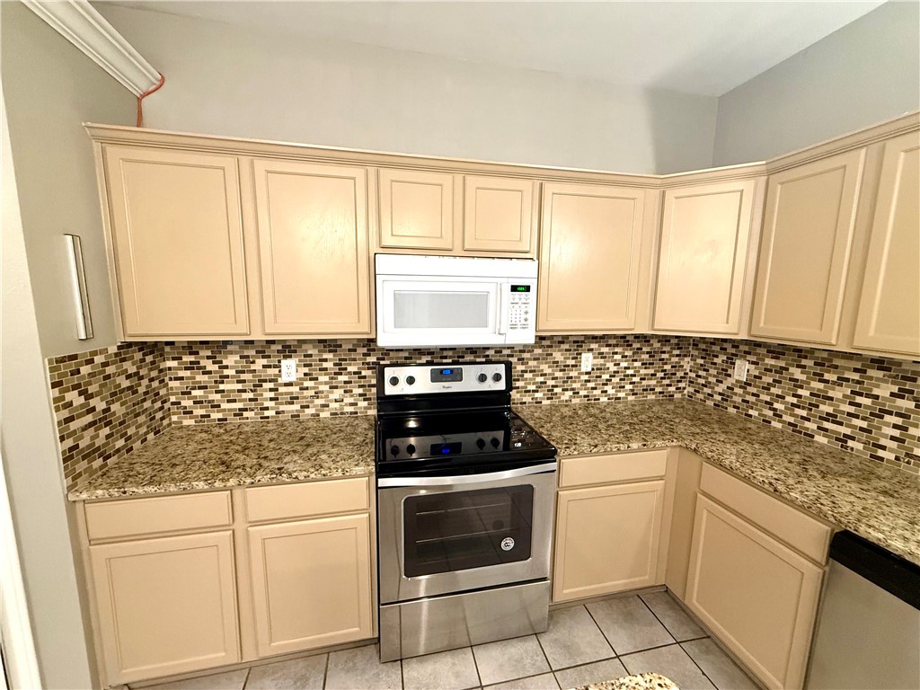 6533 Fenwick Dr Property Photo 9