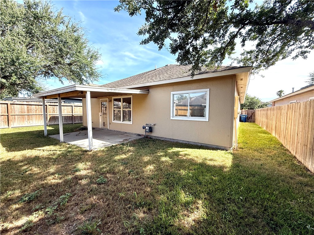 6533 Fenwick Dr Property Photo 27