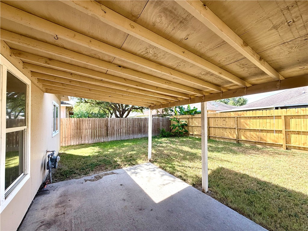 6533 Fenwick Dr Property Photo 28