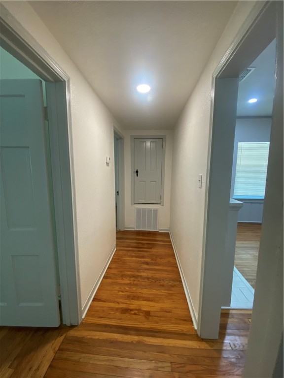 1110 Logan Ave Property Photo 12