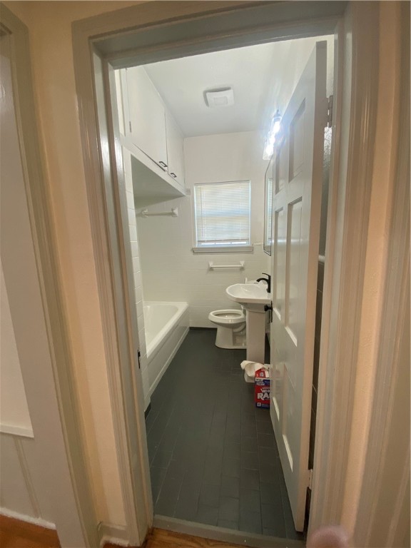 1110 Logan Ave Property Photo 13