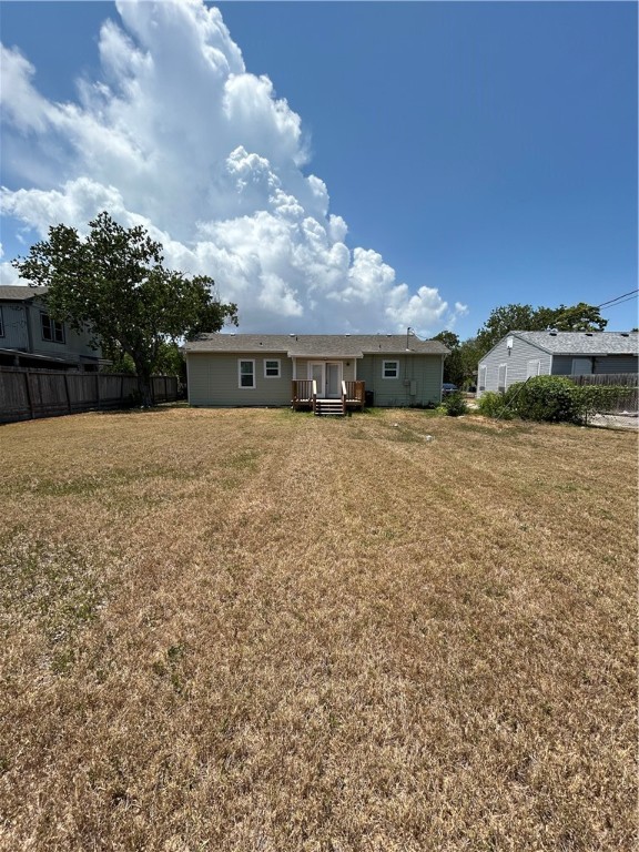 1110 Logan Ave Property Photo 19