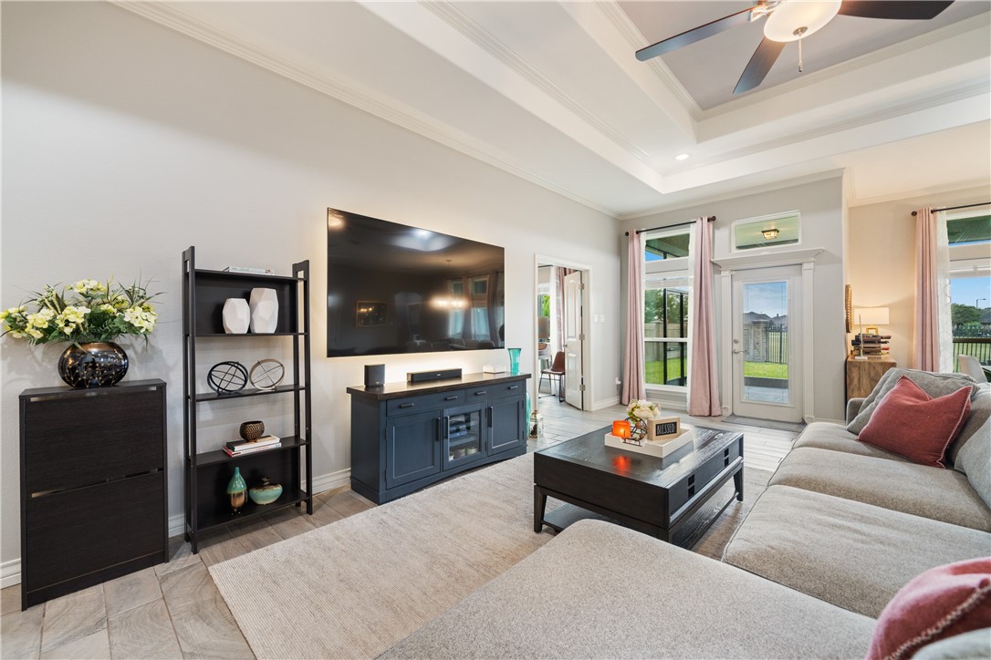 6421 Aikman Property Photo 7