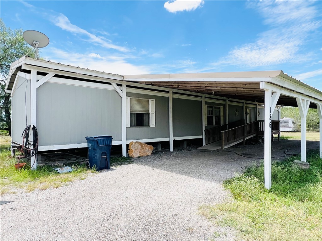 186 County Road 161 Property Photo 1