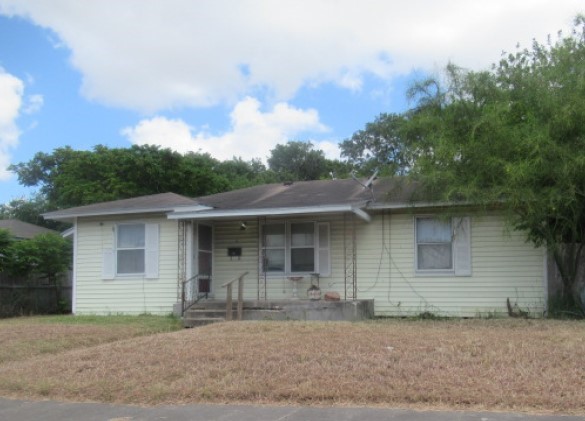 502 Vaky St Property Photo 1