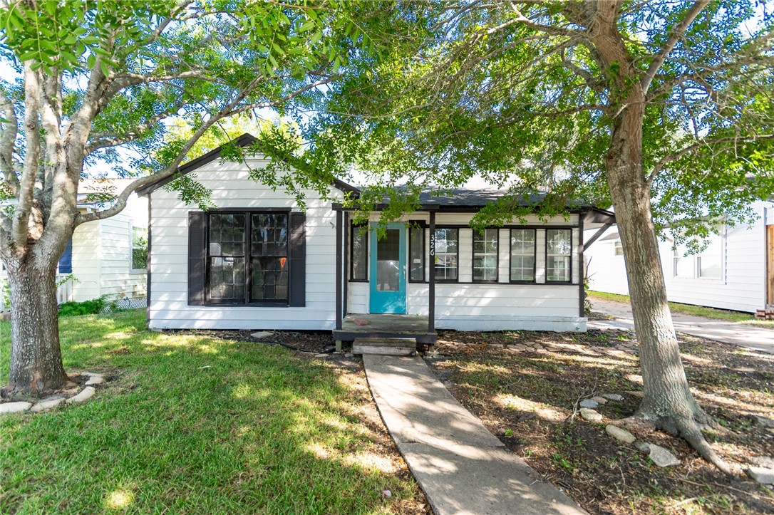 326 Melrose St Property Photo 1