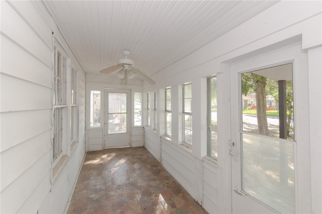 326 Melrose St Property Photo 2
