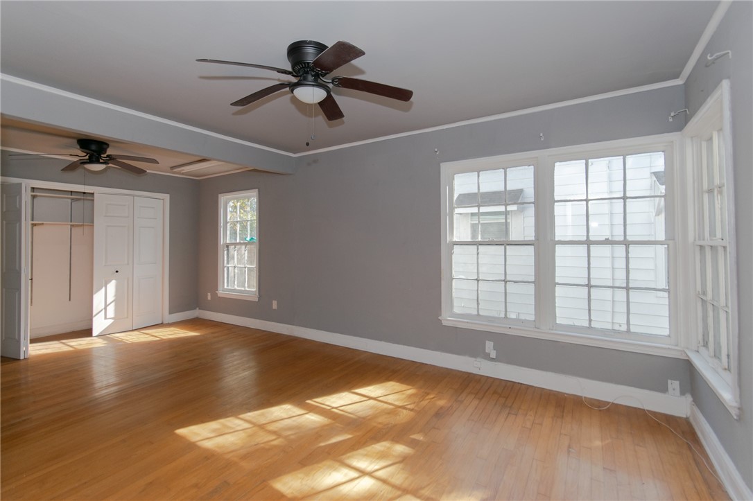 326 Melrose St Property Photo 8