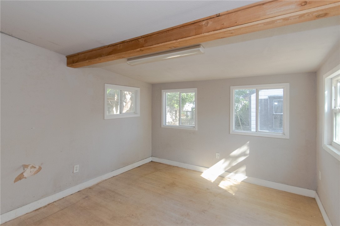 326 Melrose St Property Photo 10