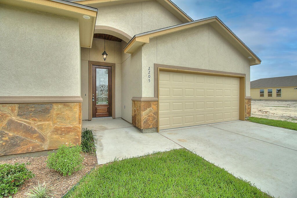 2205 Crystal Bay Dr Property Photo 2
