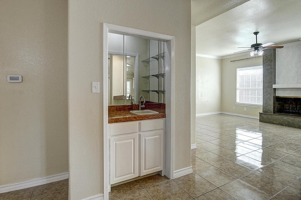 6226 Brockhampton St Property Photo 8