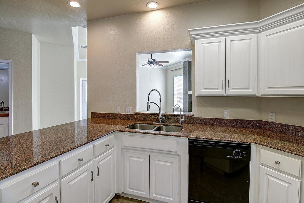 6226 Brockhampton St Property Photo 21