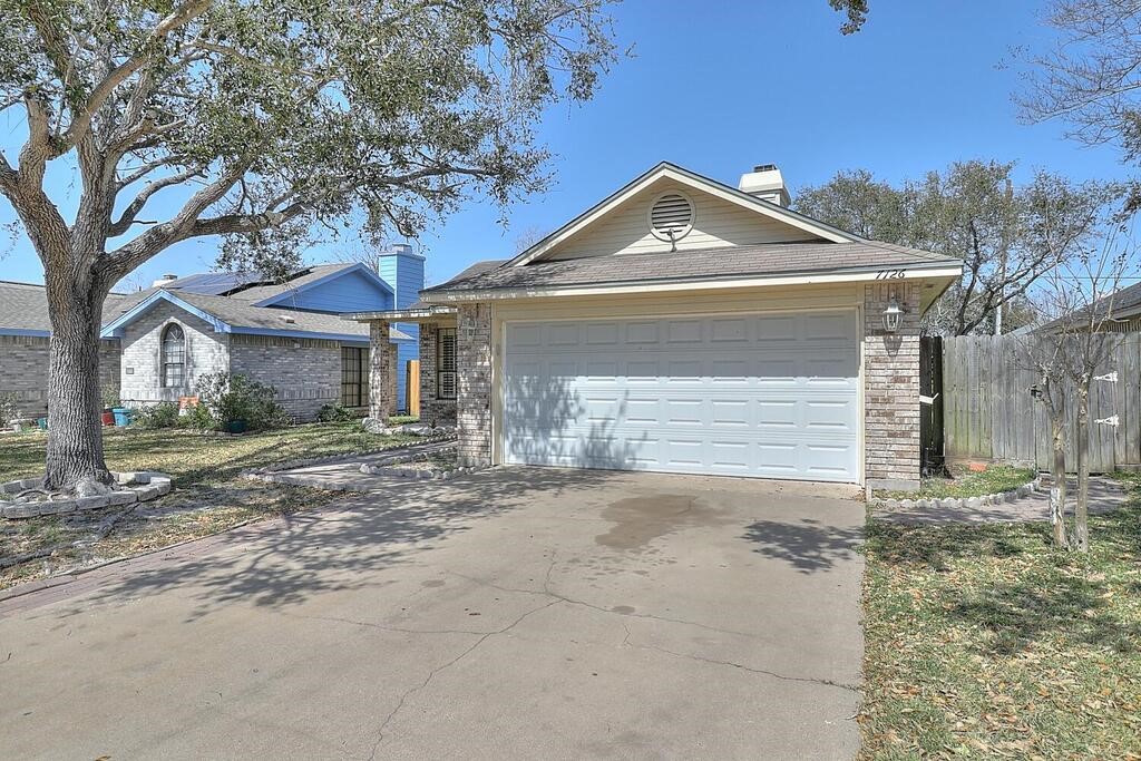 7126 Windbrook Property Photo 3