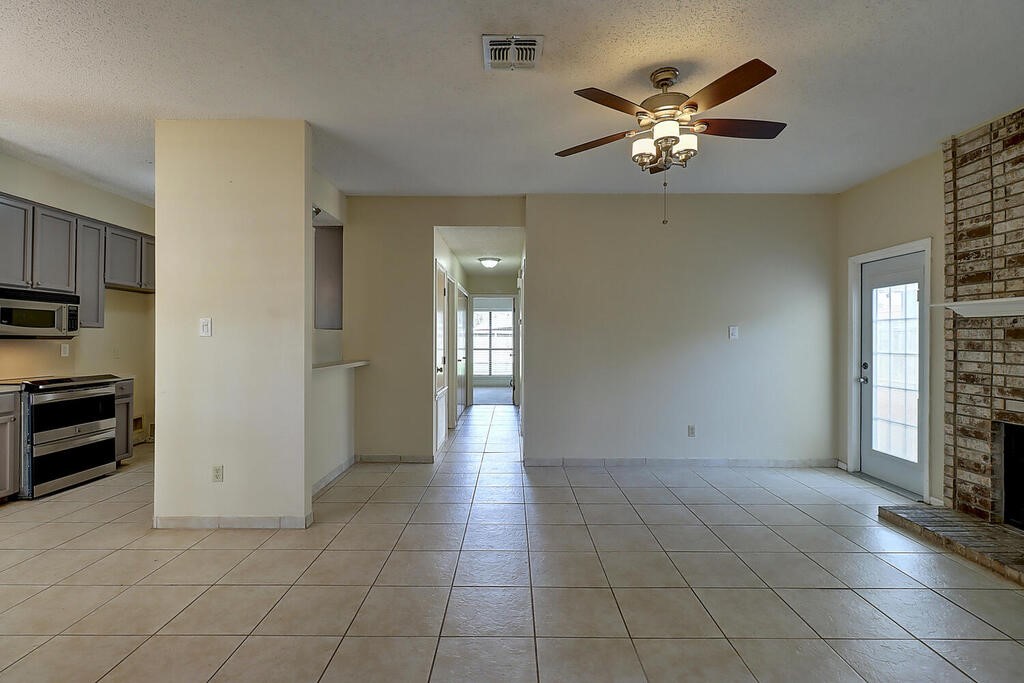 7126 Windbrook Property Photo 6