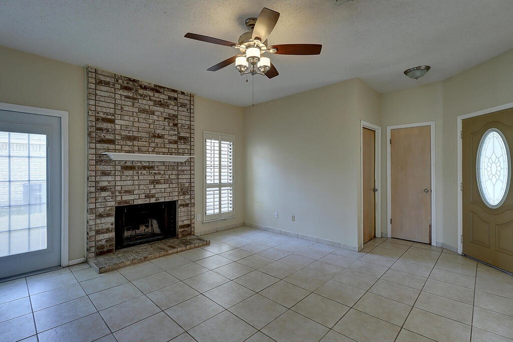 7126 Windbrook Property Photo 9