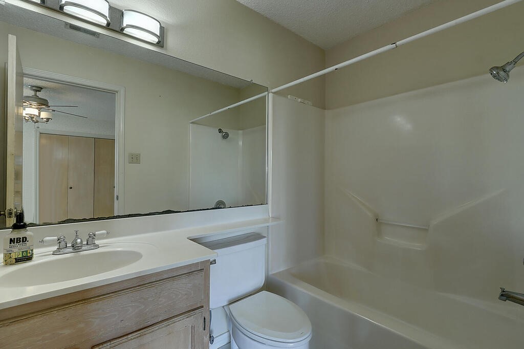 7126 Windbrook Property Photo 27