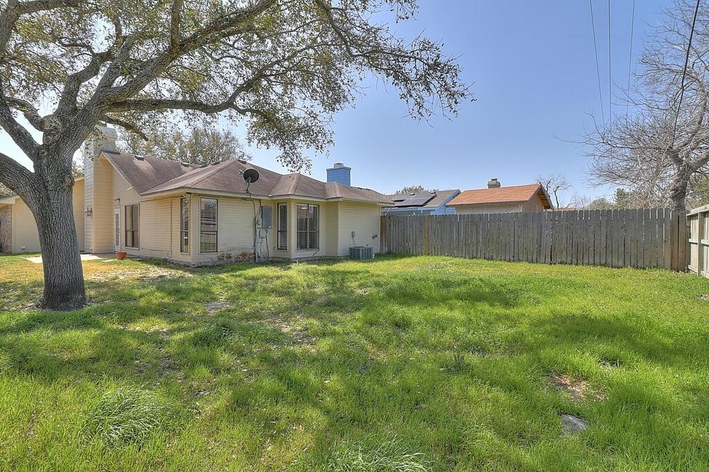 7126 Windbrook Property Photo 39