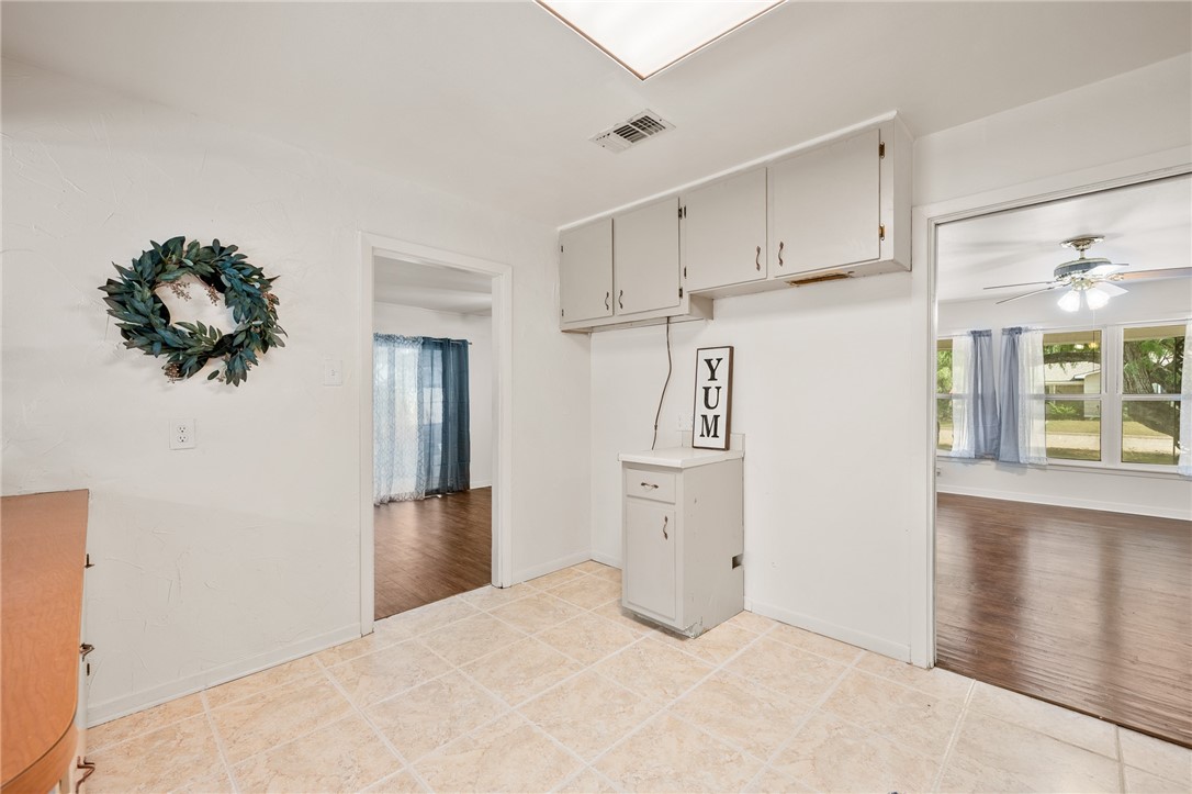 501 W Fannin St Property Photo 13