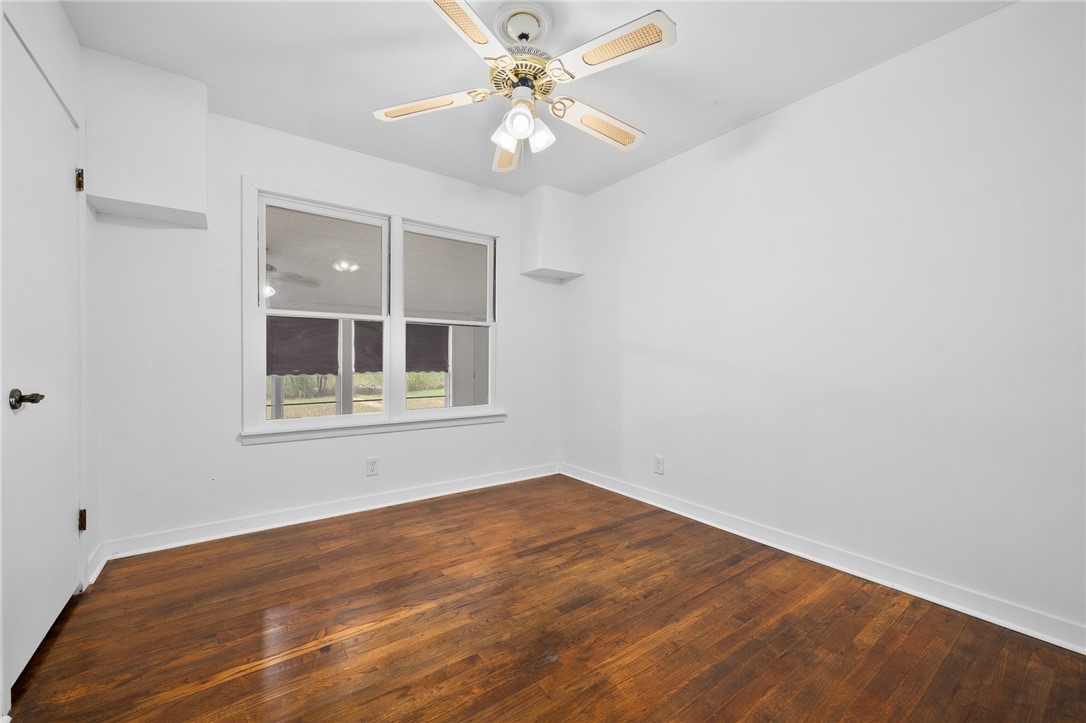 501 W Fannin St Property Photo 17