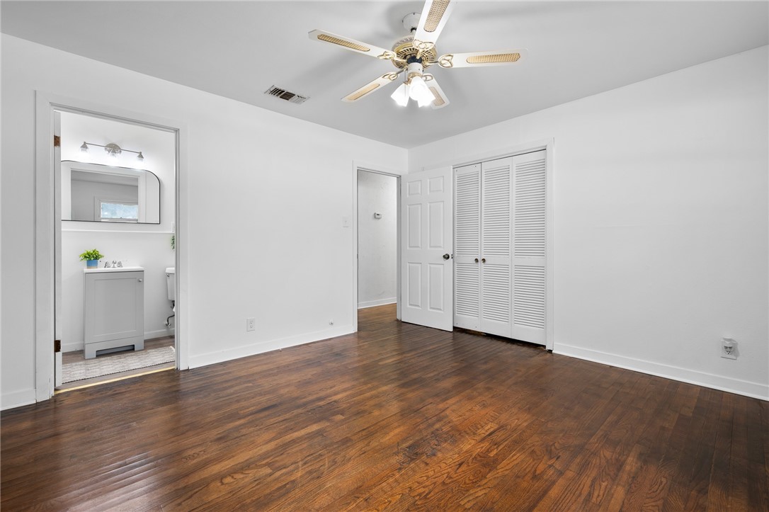 501 W Fannin St Property Photo 20