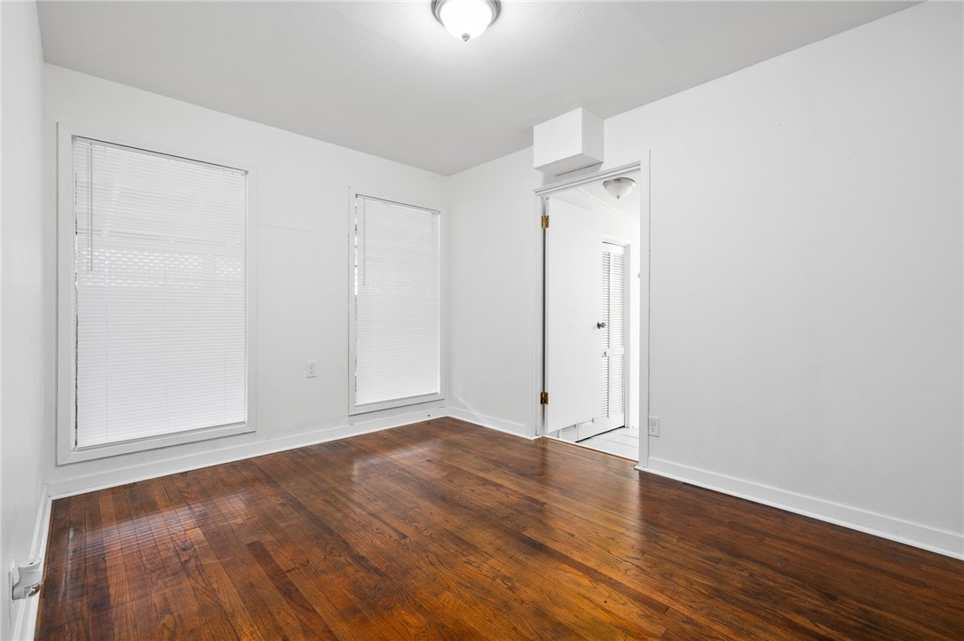 501 W Fannin St Property Photo 22